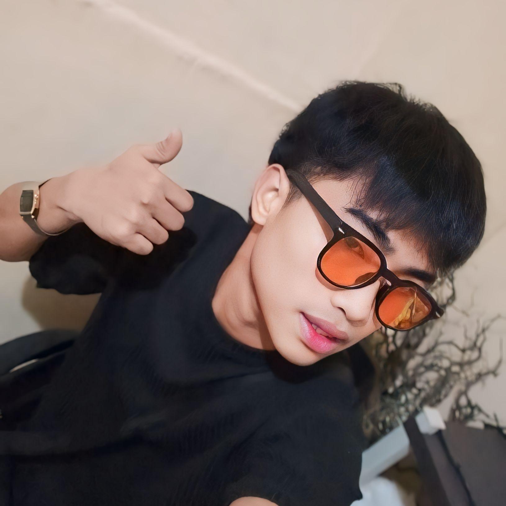 Urhotpinoy's Profile
